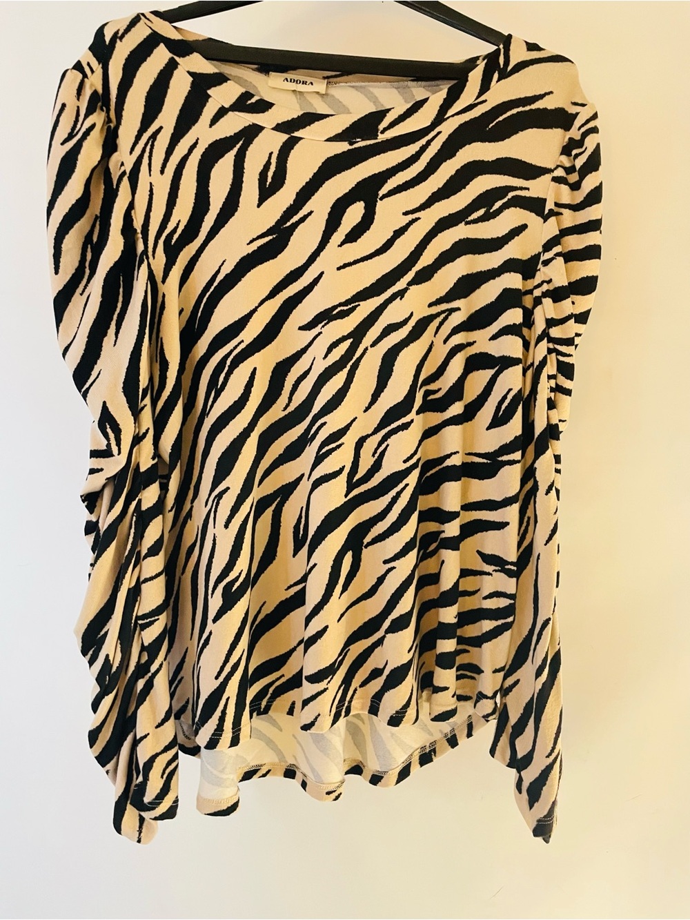 BNWT ADORA Beige and Black Zebra Print Blouse Ruched Sleeves Size Lg